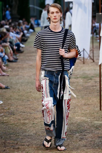Look 11